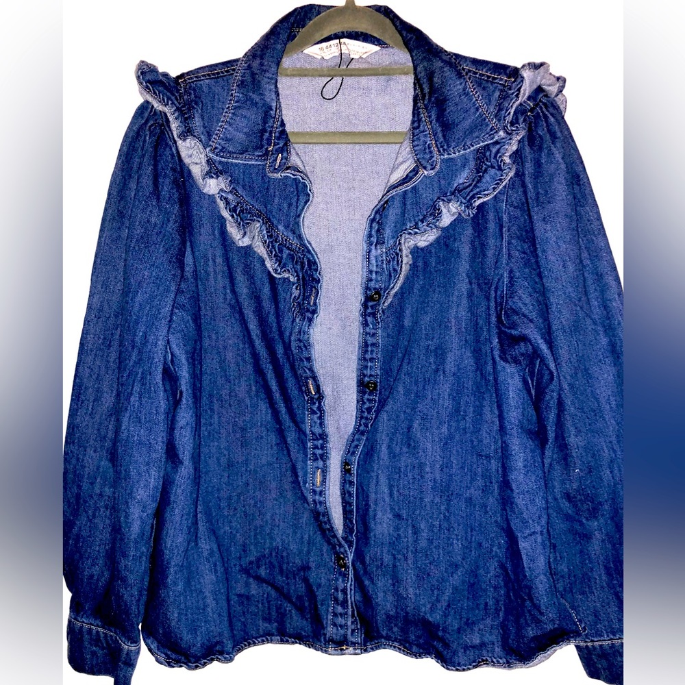 LONG SLEEVE BUTTON DENIM SHIRT w RUFFLES